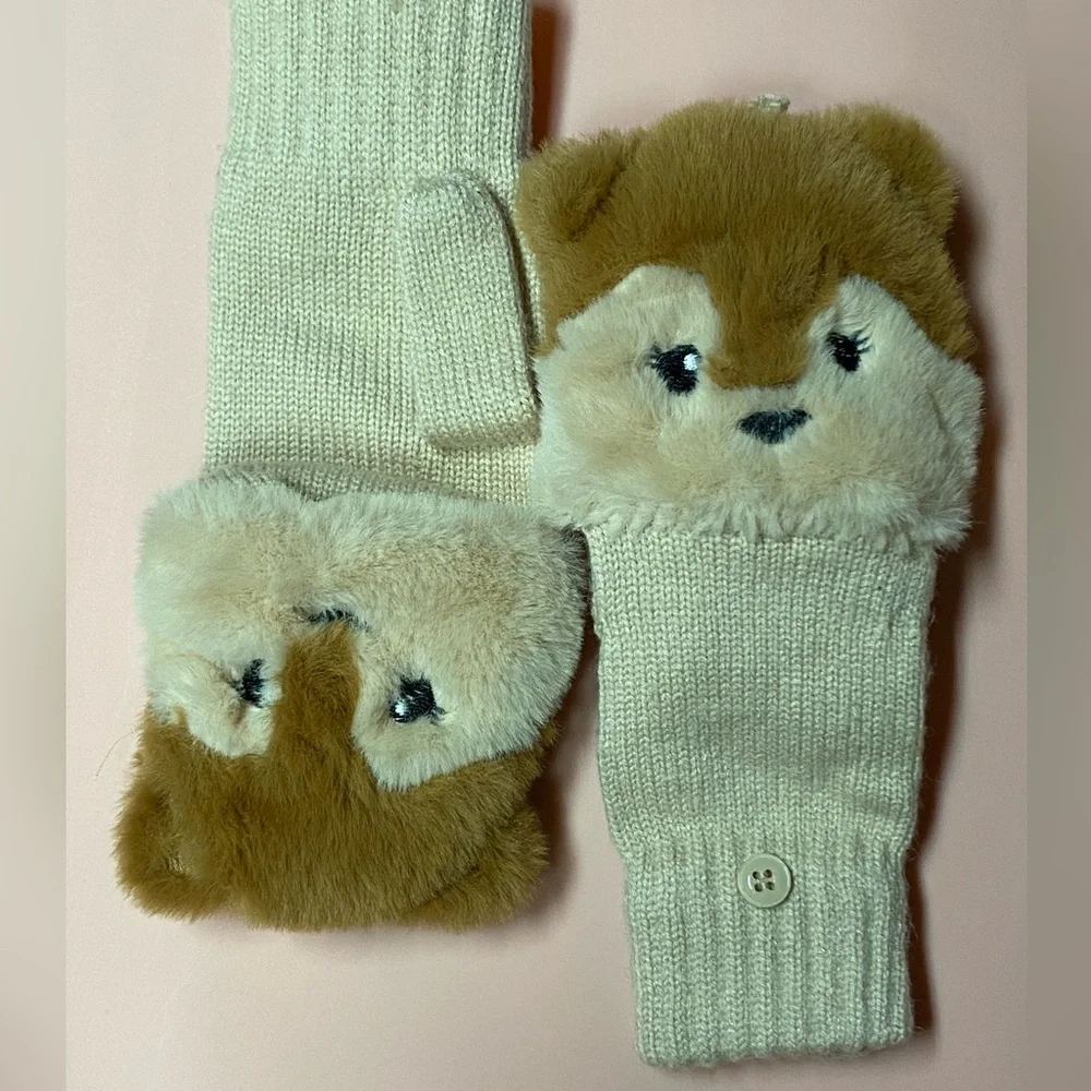 NWOT. Zara Kids Cream/Brown Knitted Mittens with Decorative Faux Fur Details.